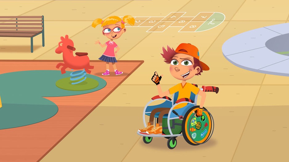 Petit garçon en fauteuil dans une cour de récré avec une copine et en arrière plan un tobboggan et une marelle